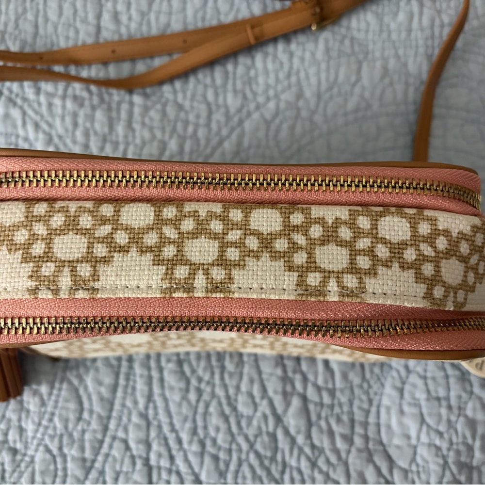 Spartina 449 Geometric Tan and Cream Crossbody 9x5x3 - Picture 2 of 3